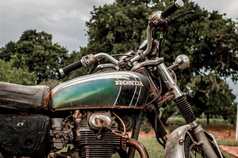Jak wyrejestrować motorower i uniknąć kar finansowych?