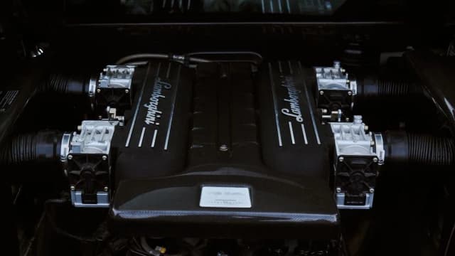 Jaki silnik ma Lamborghini? Odkryj moc i innowacje w modelach