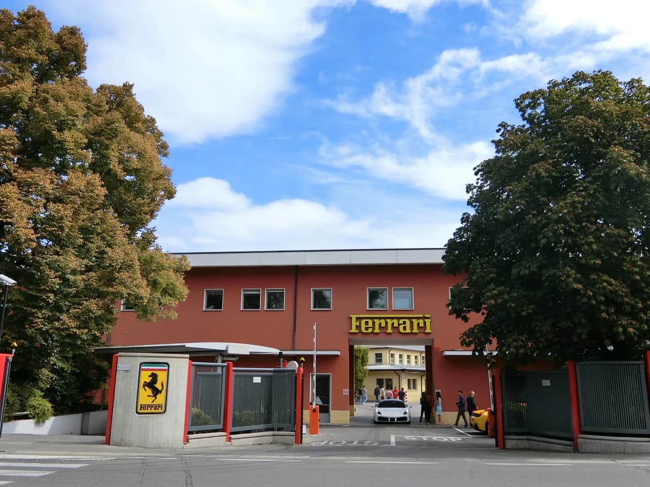 Scuderia Ferrari - co to znaczy i dlaczego jest tak ważna w F1?